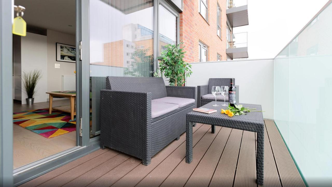 Esquire Apartments Ealing London Bagian luar foto